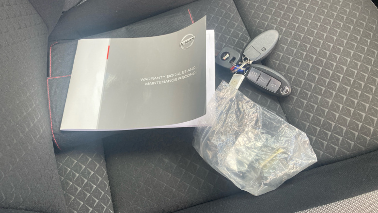 Nissan Juke 1.0 DiG-T N-Connecta 5dr Petrol Hatchback